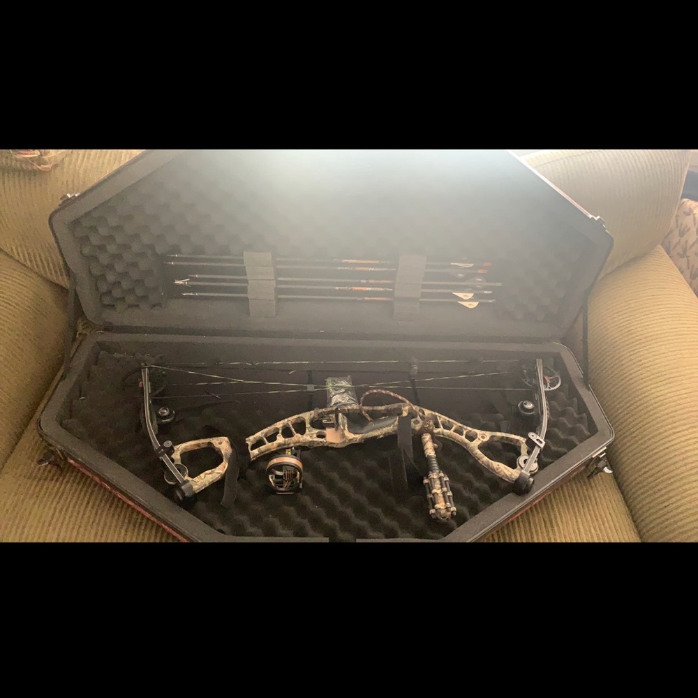 Hoyt alpha max 32 bone collector edition